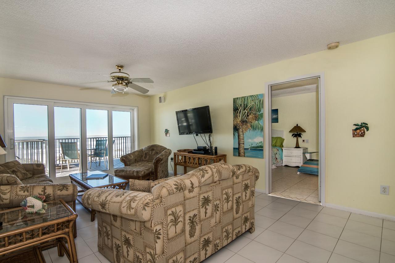 Joyce's Beachfront 2 *