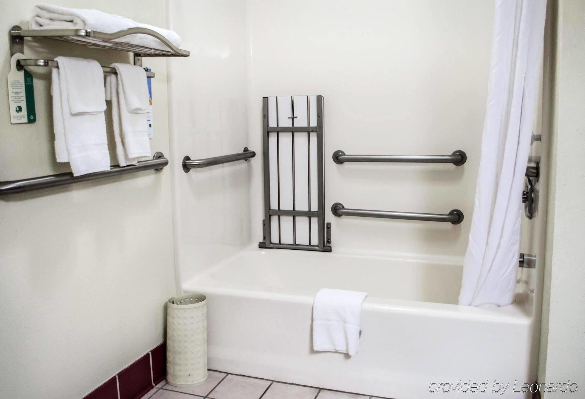 6 Pensacola, Fl - West I-10 Hotel