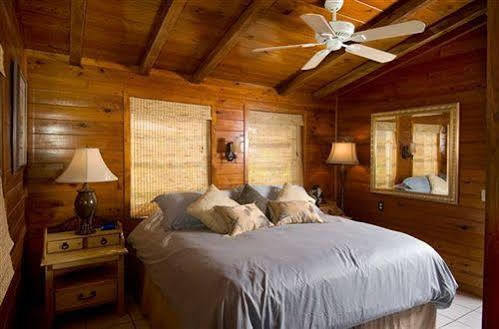 Villa Conch Key Cottages