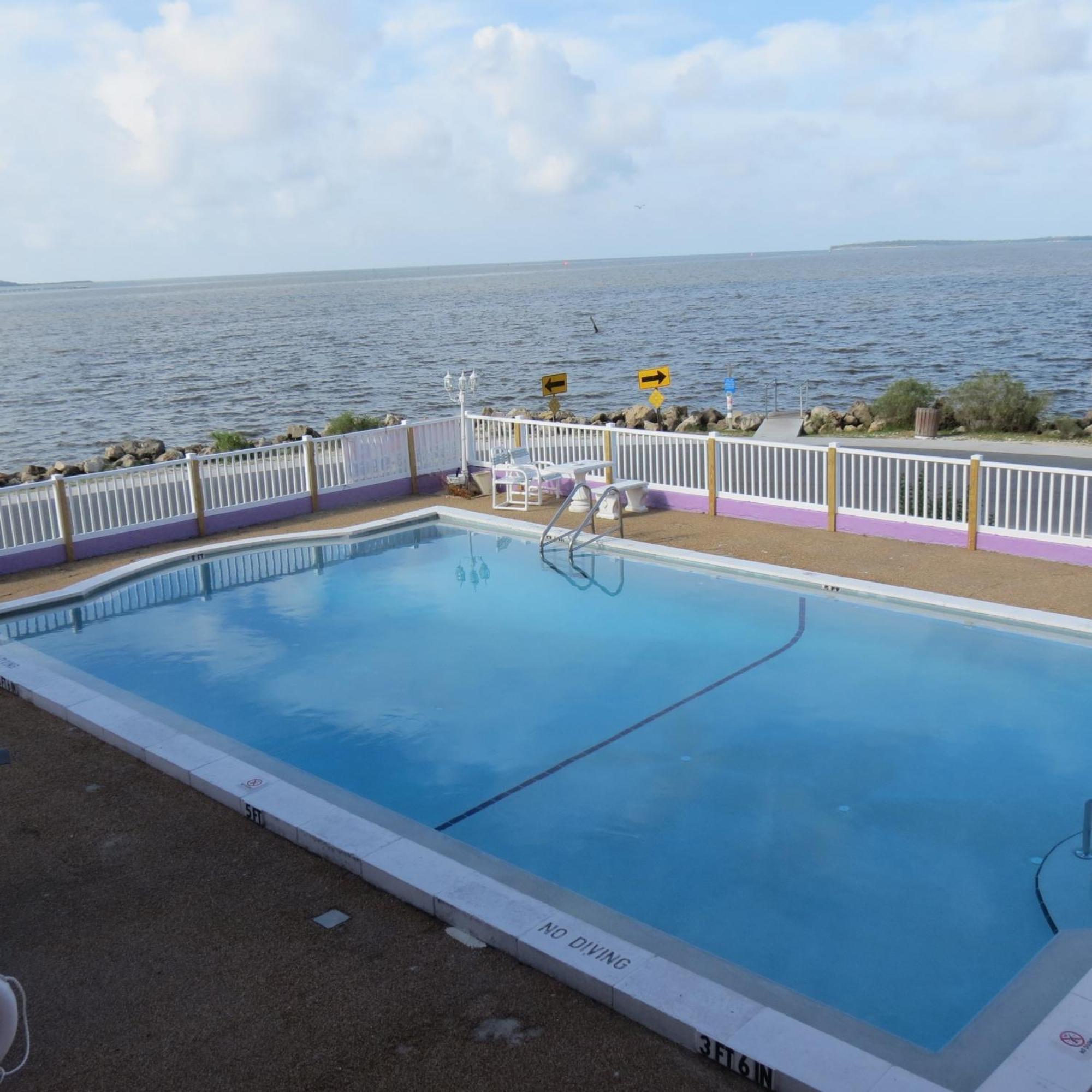 Motel Beach Front 2*