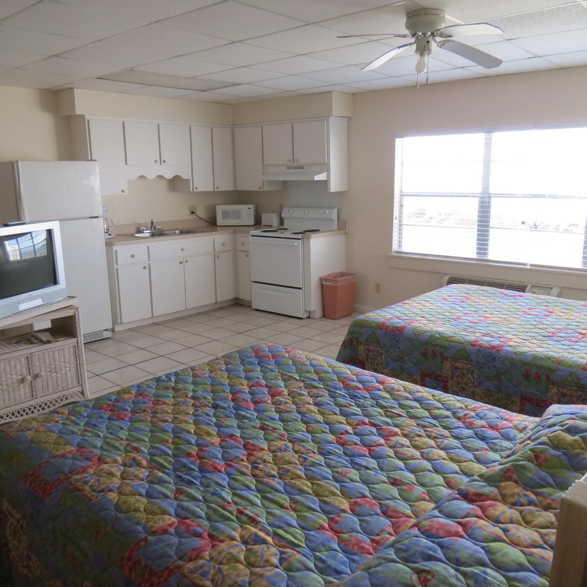 Beach Front 2* Cedar Key