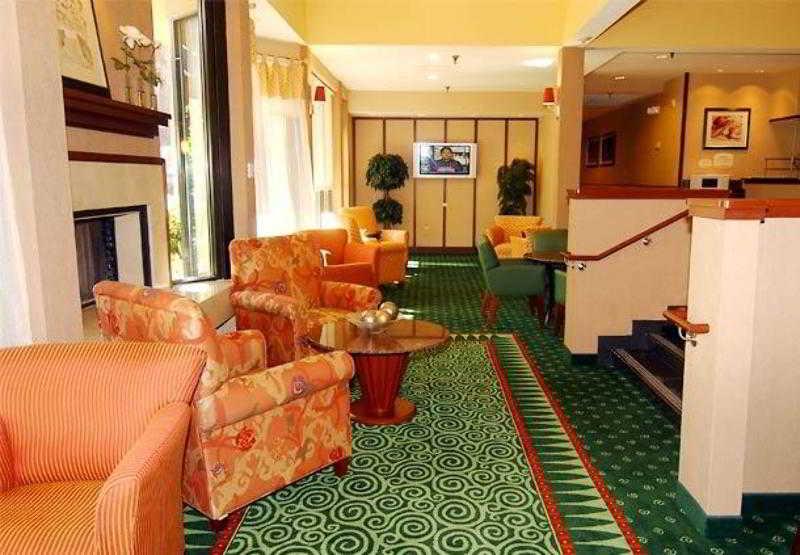 Courtyard West 3*