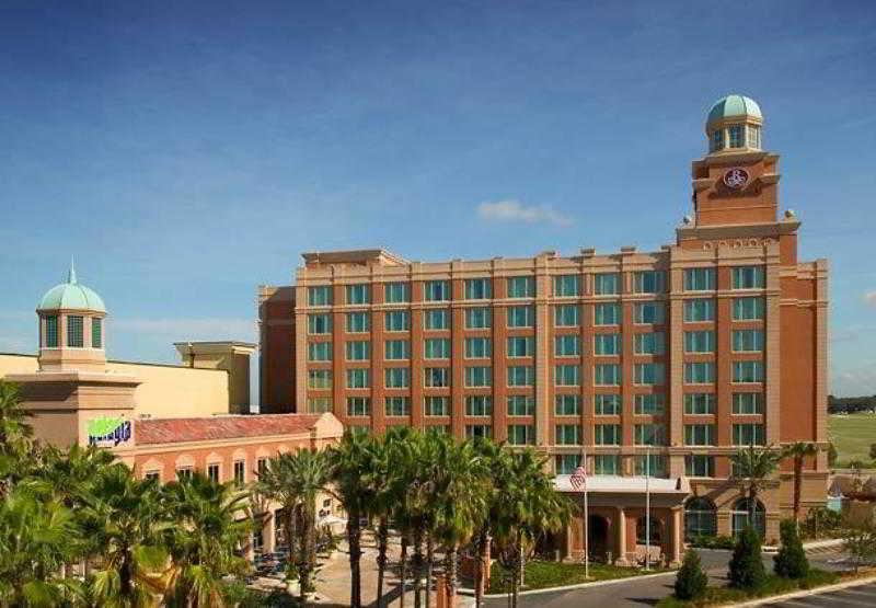Renaissance International Plaza 4*