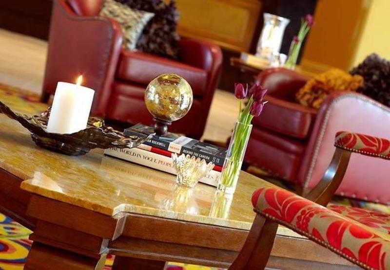 Renaissance International Plaza 4*
