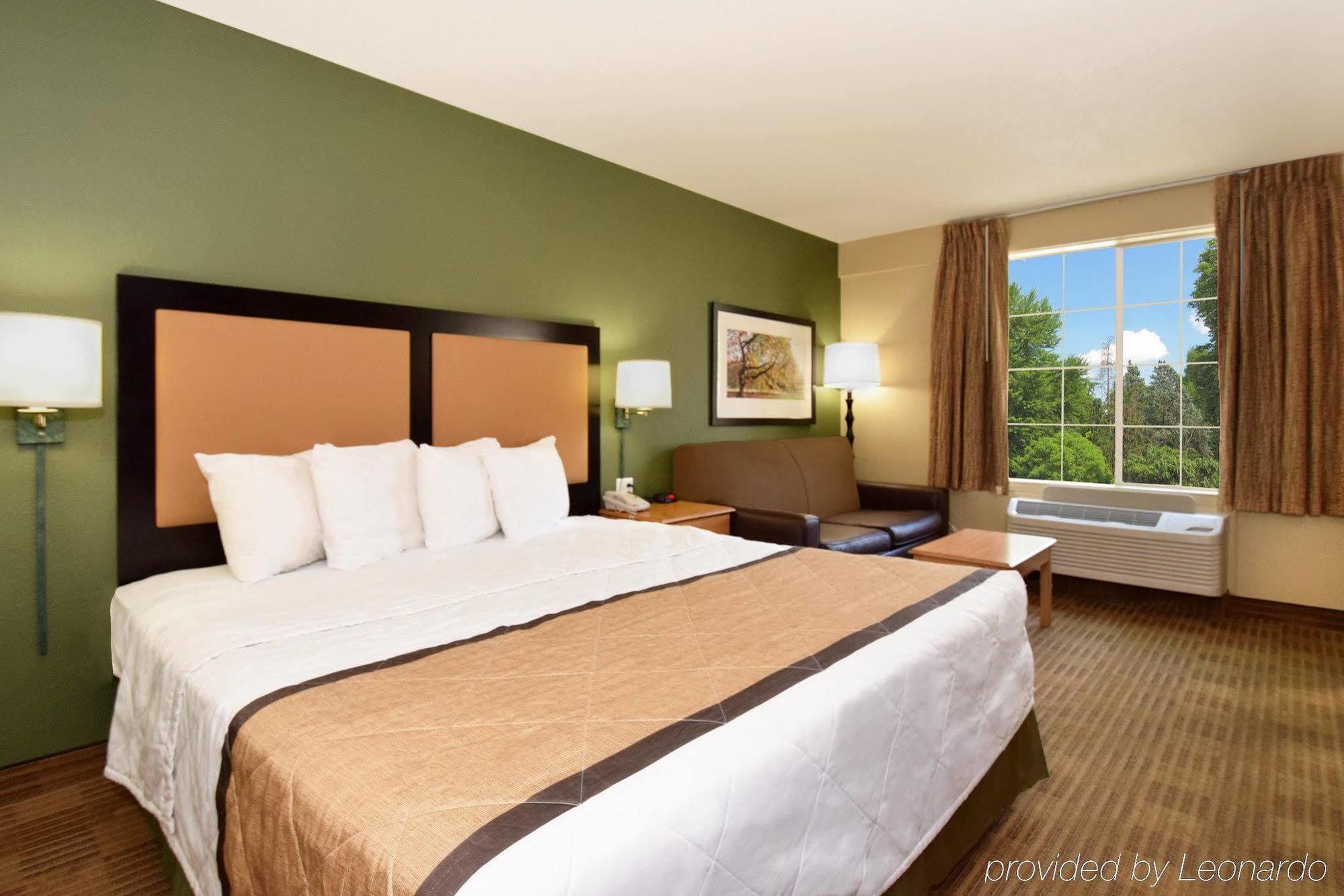 Extended America Select - - North Airport Tampa