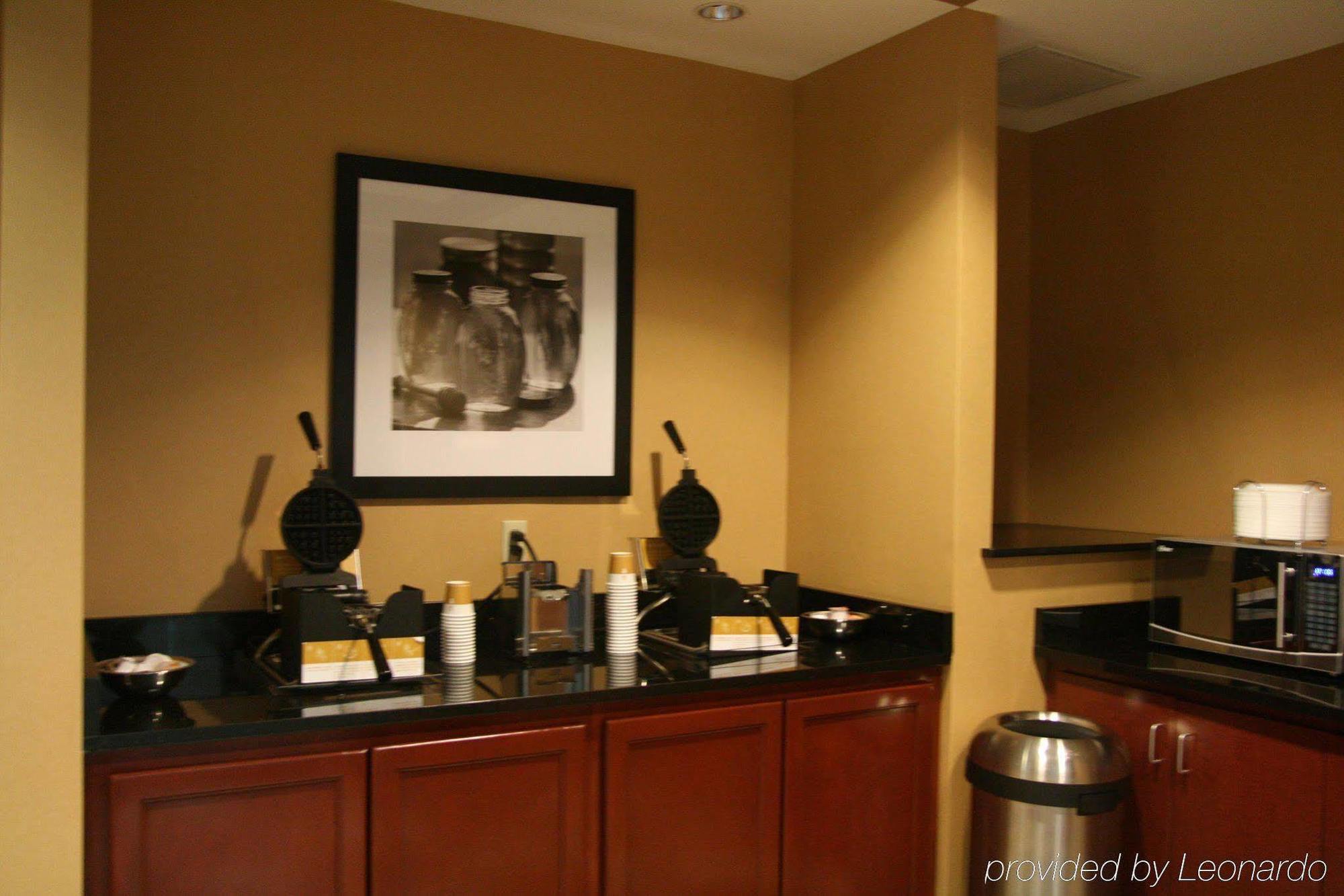 Hotel Hampton & Boulevard/mayo Clinic 3*