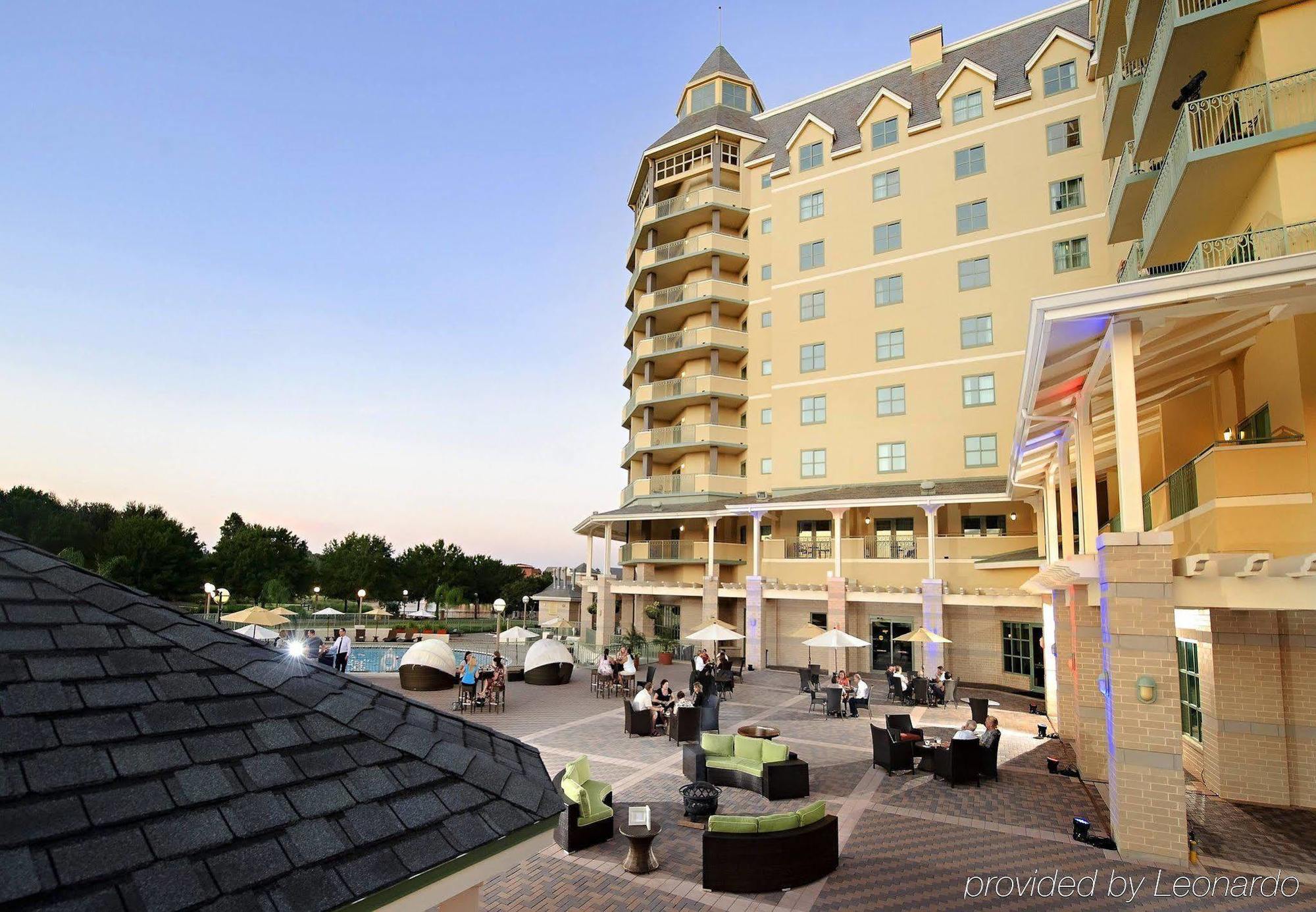 Resort World Golf Village Renaissance
