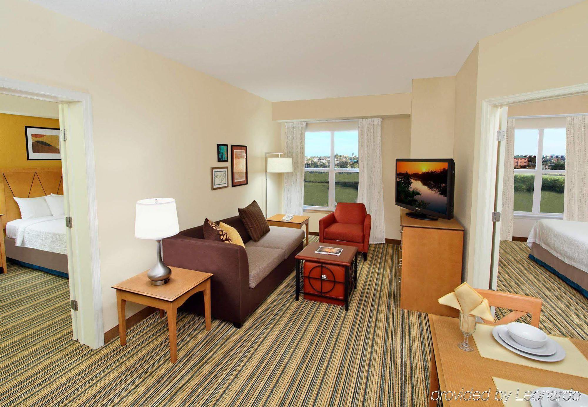 Hotel By Marriott Cocoa 3*
