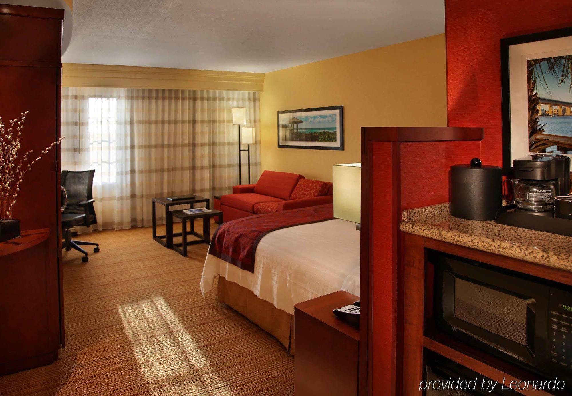 Courtyard By Marriott Hotel