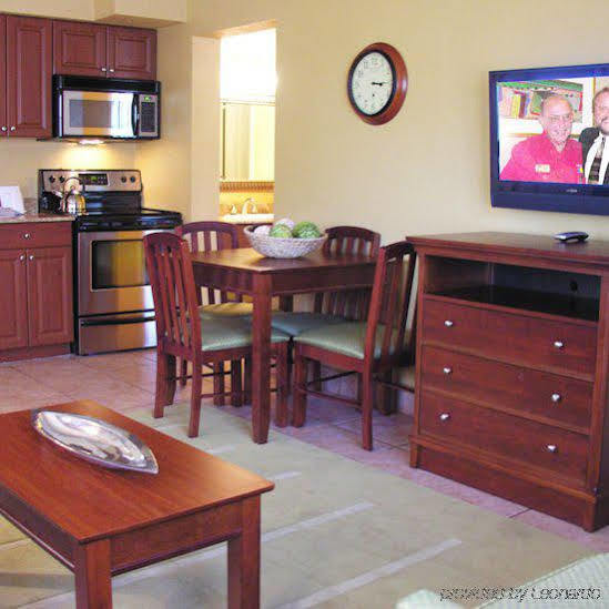 Away Hotel Lauderdale-by-the-Sea