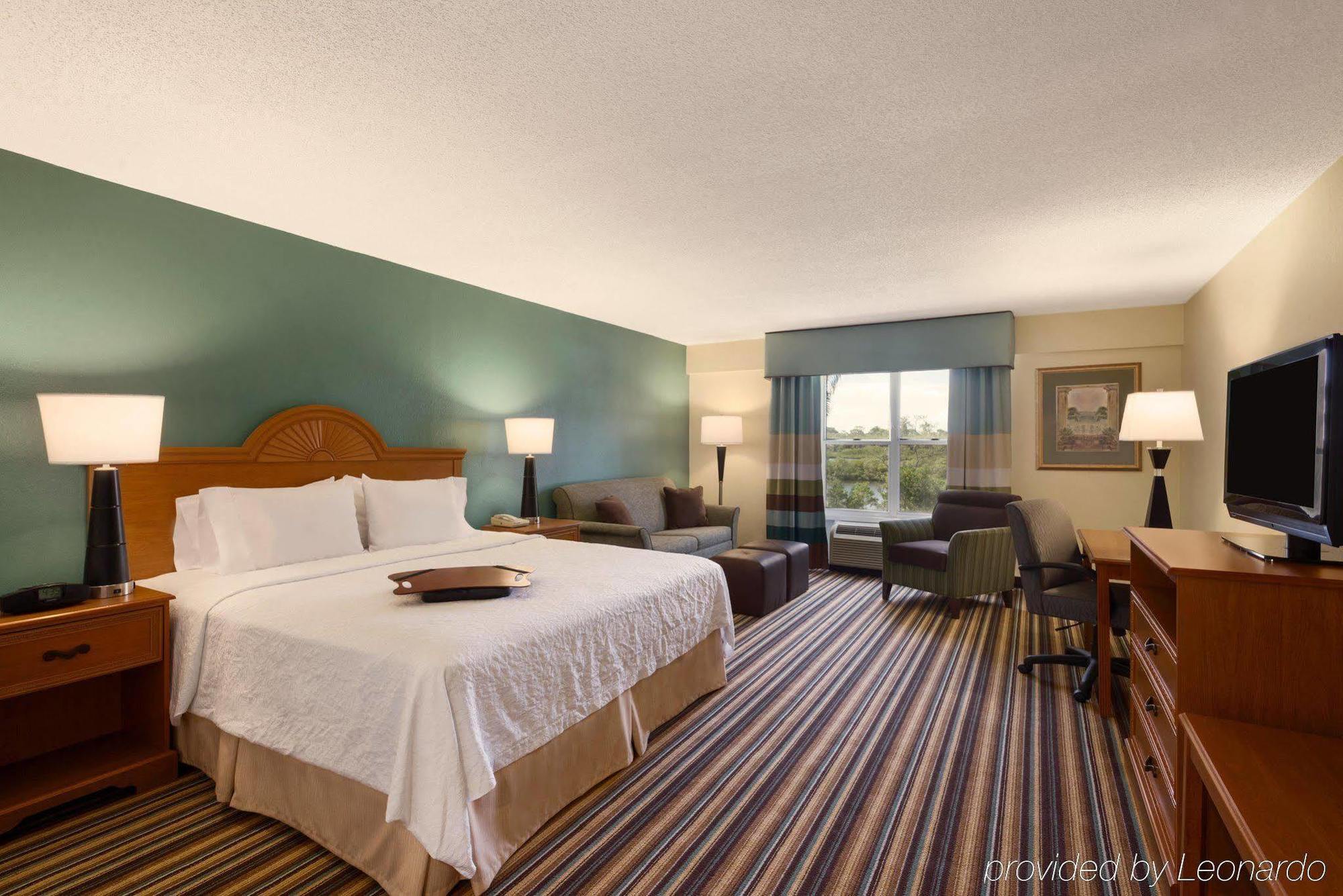Hotel Hampton & Bayside South Sarasota 3*