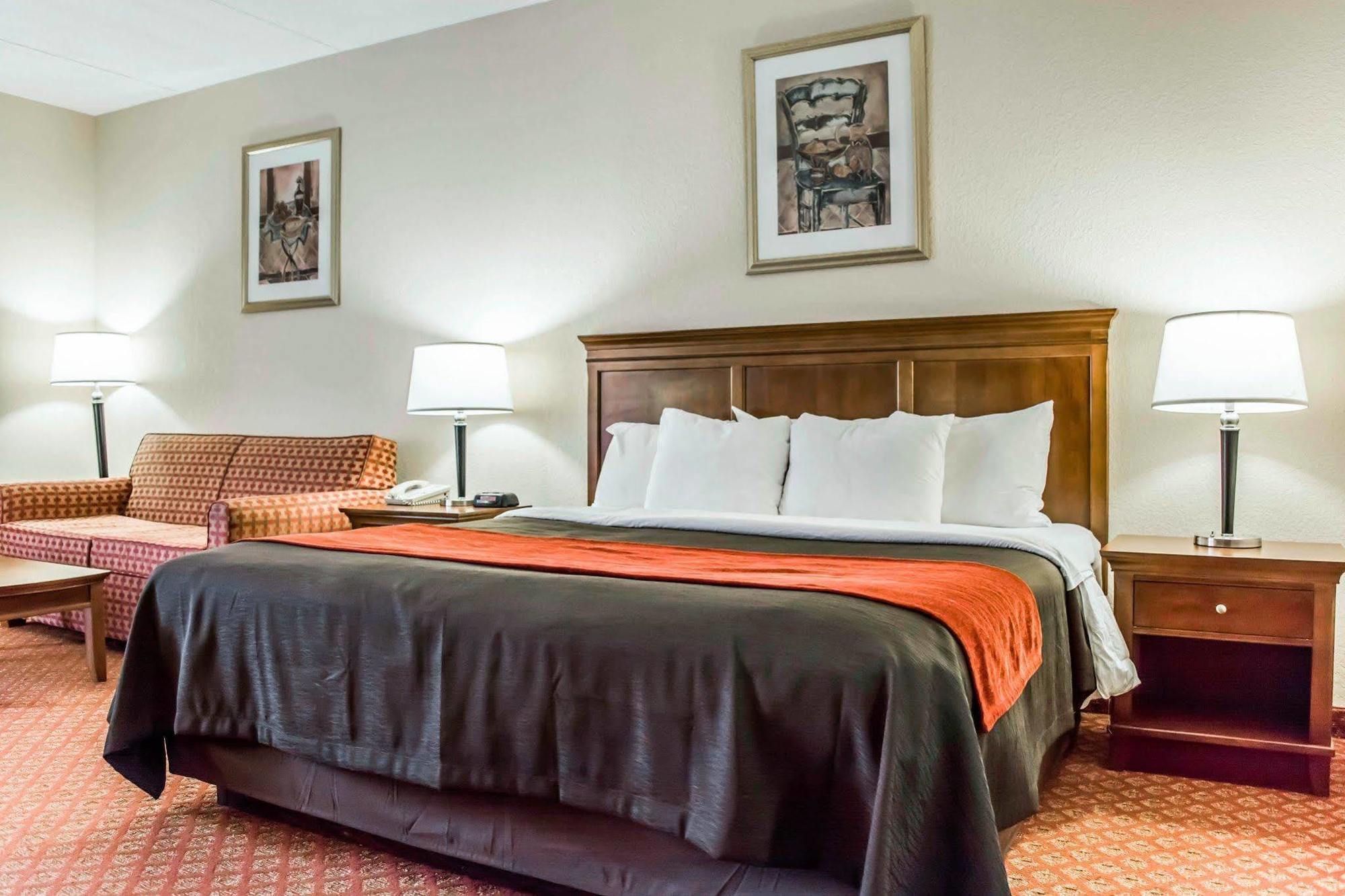 Baymont By Wyndham Hotel Bonita Springs