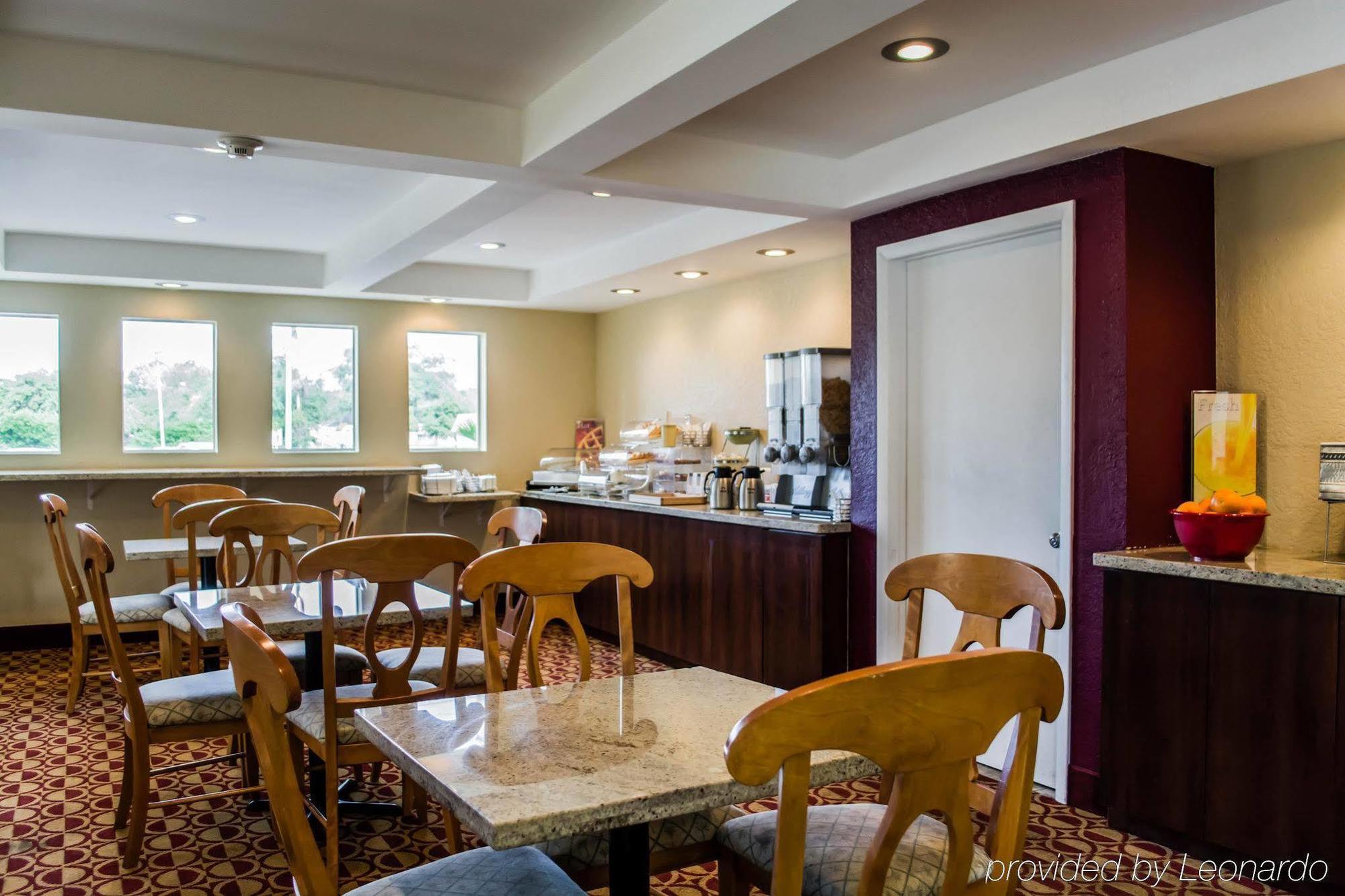 Hotel Econo Busch Gardens 2*