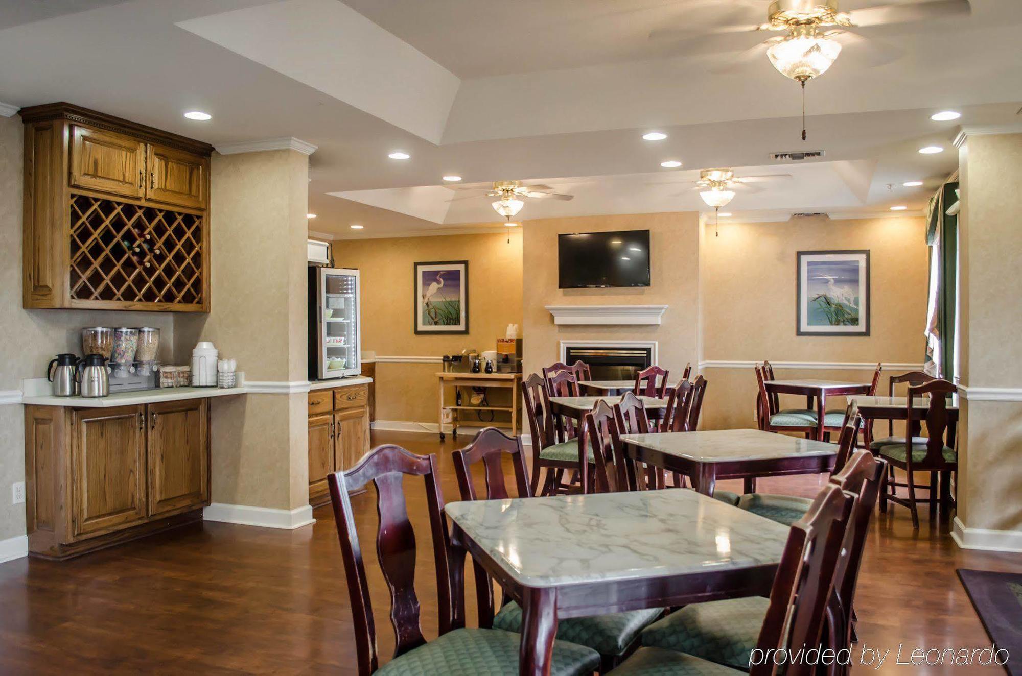 The White House 2* Crestview