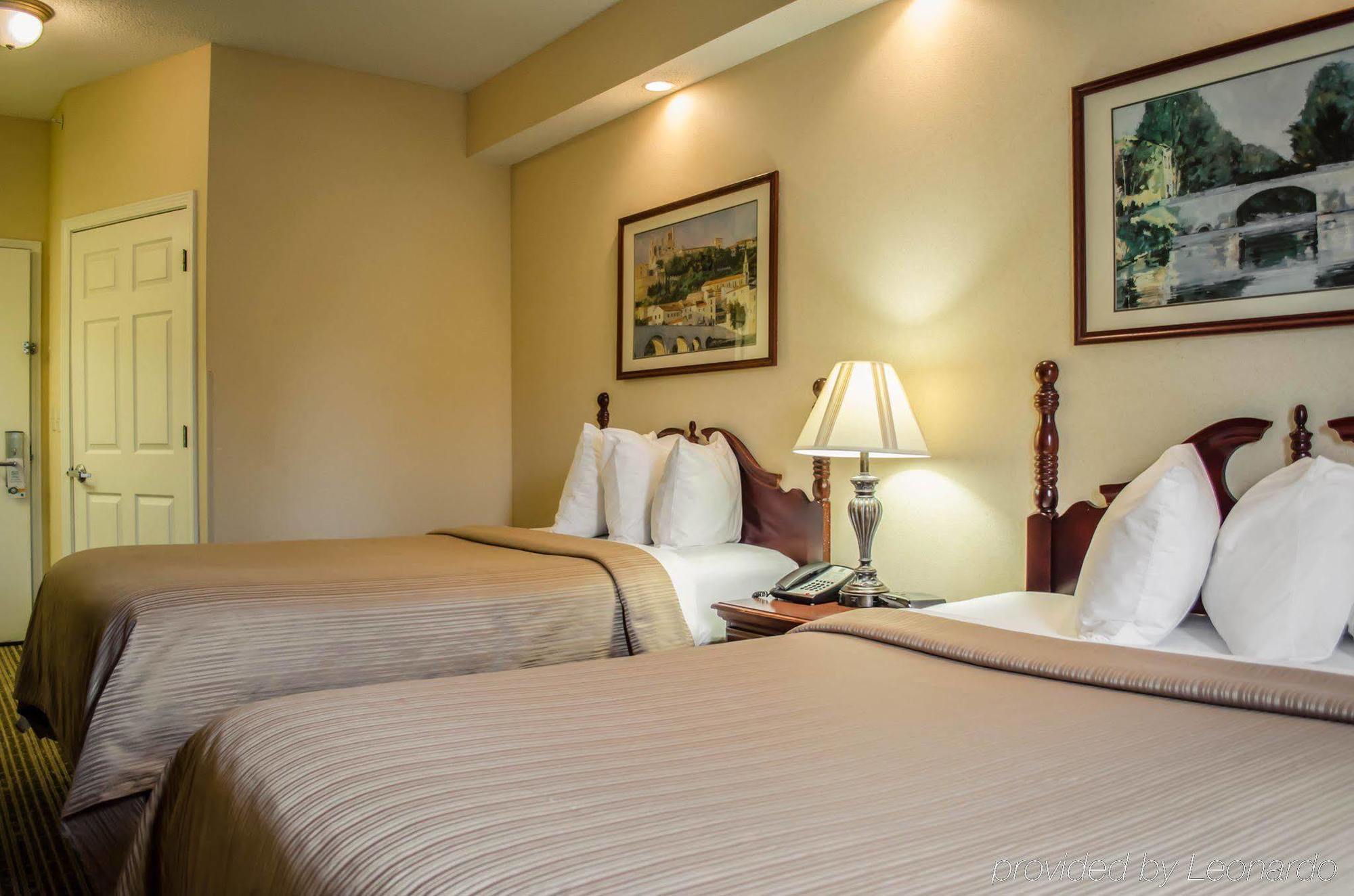 The White House Inn Crestview
