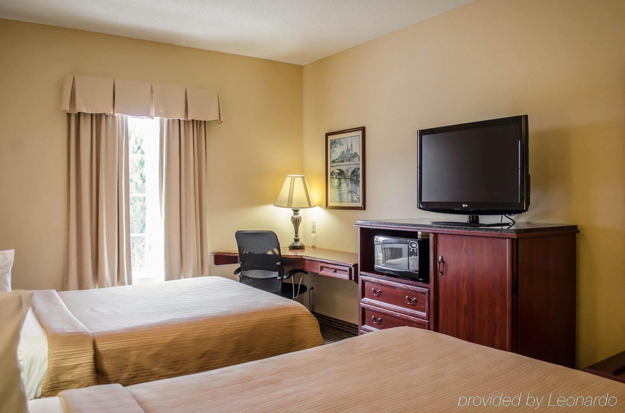 Inn The White House 2*