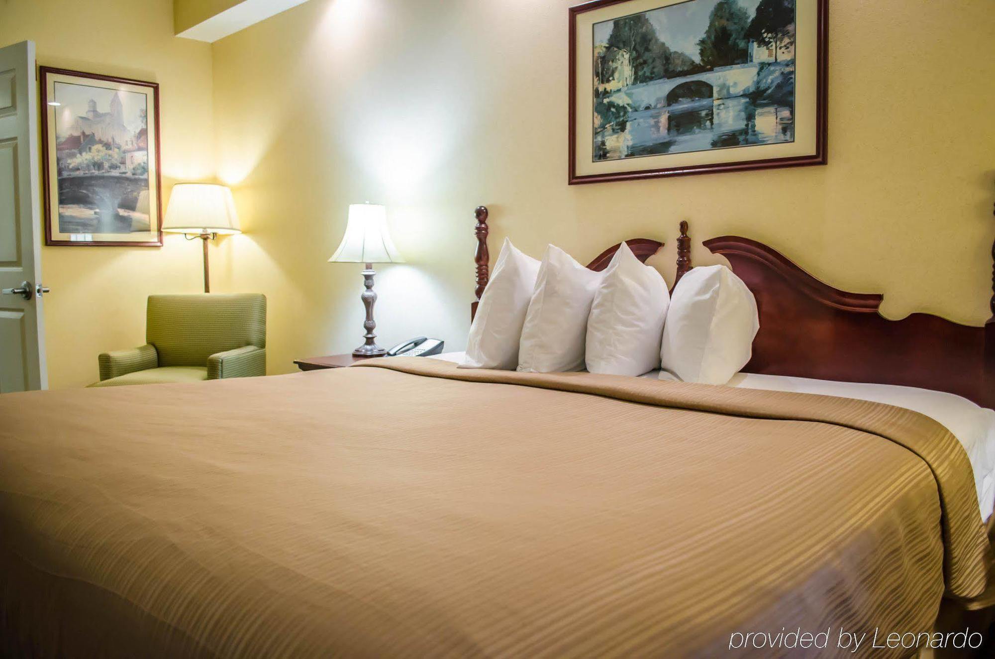 The White House Inn Crestview
