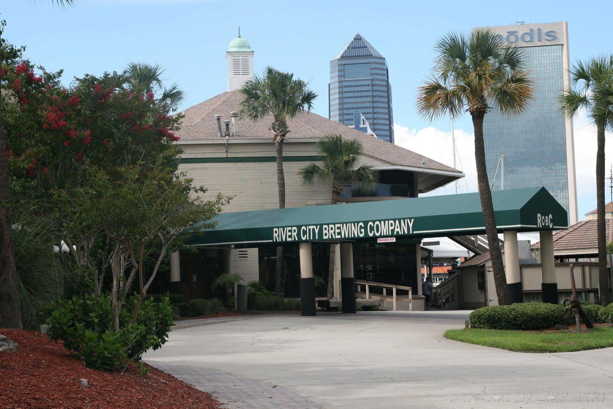 Hotel Hampton I-10 West 3*