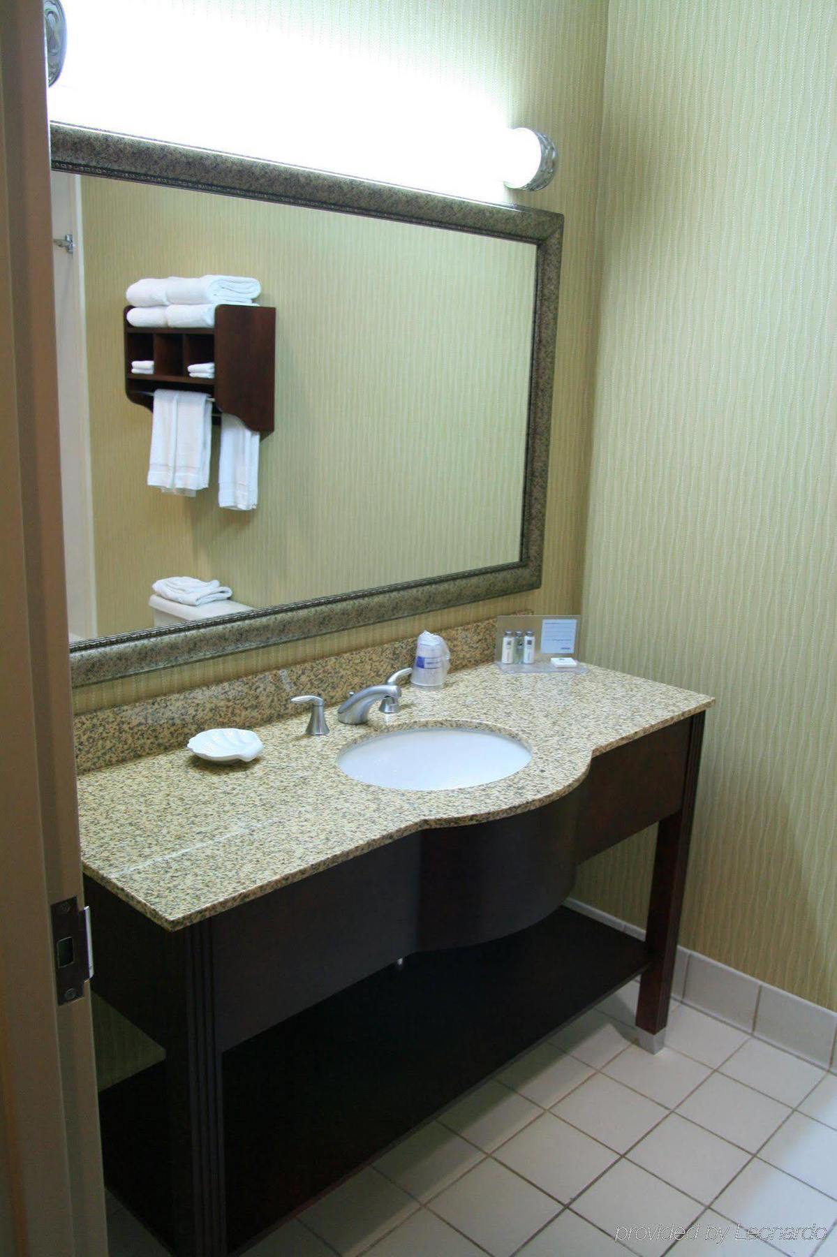 Hampton Palm Gardens Hotel 3*