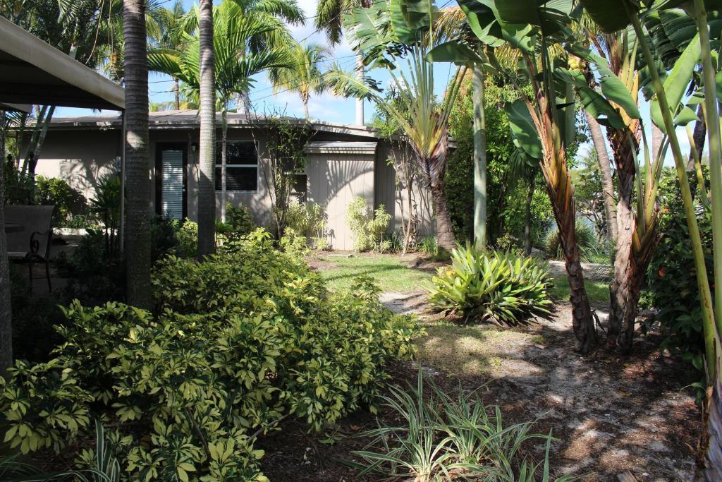 Resort The Cabanas Guesthouse & Spa - Gay Resort Catering To Gay Men Fort Lauderdale