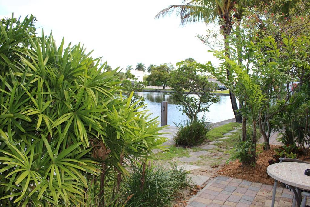 The Cabanas Guesthouse & Spa - Gay Resort Catering To Gay Men Fort Lauderdale