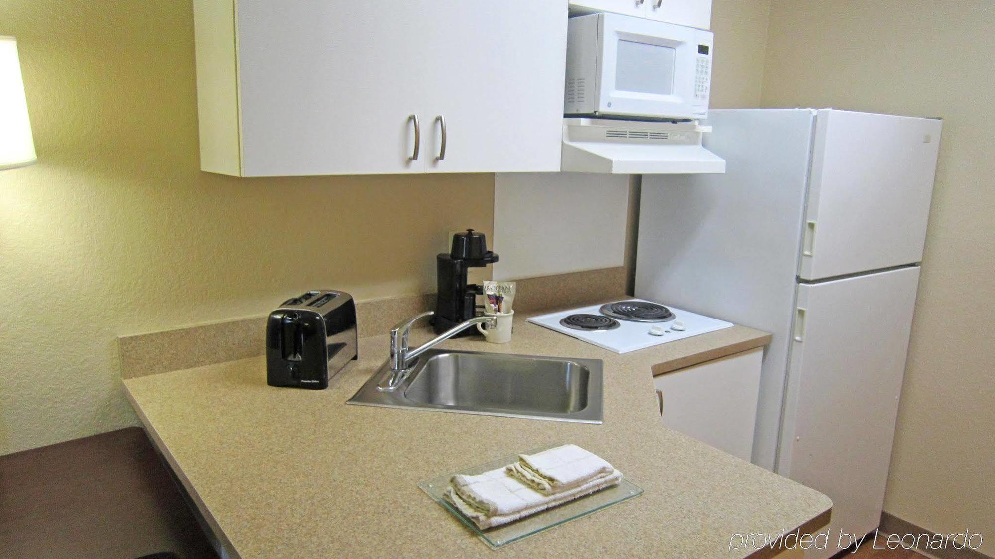 Extended America - Orlando - Mary - 1036 Greenwood Blvd Hotel