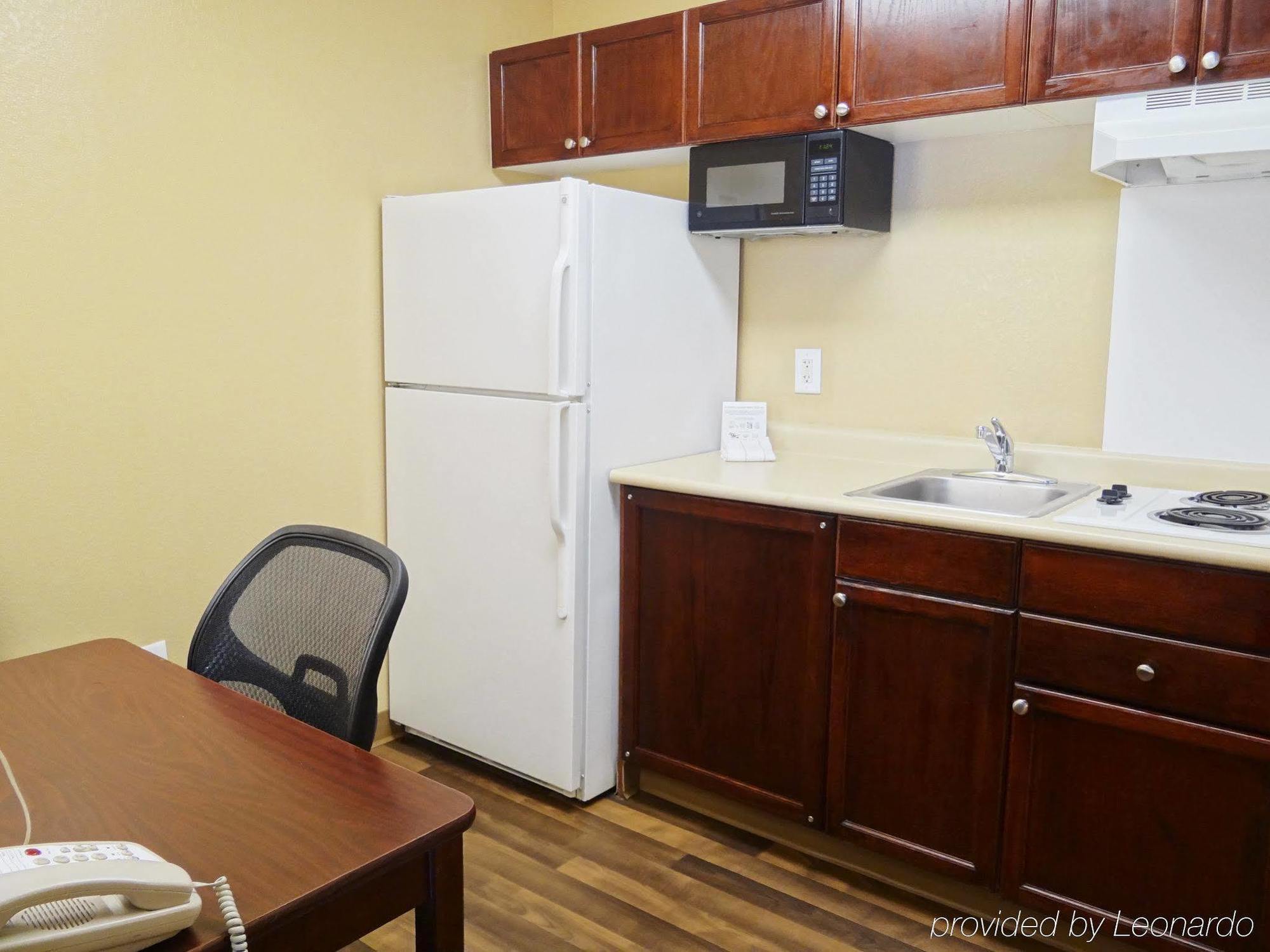 Extended America Select - Orlando - Maitland - Summit Tower Blvd Altamonte Springs