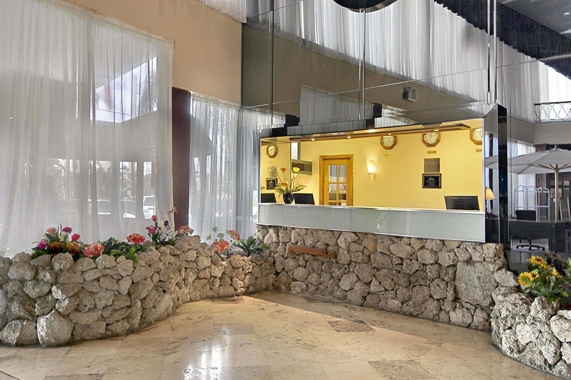 Thunderbird Hotel Sunny Isles Beach