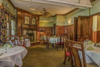 Peninsula Bed & Cocktails 4*