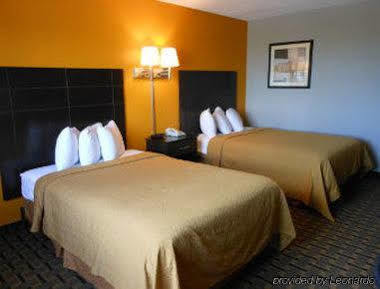 Ramada By Wyndham Orlando South Hotel