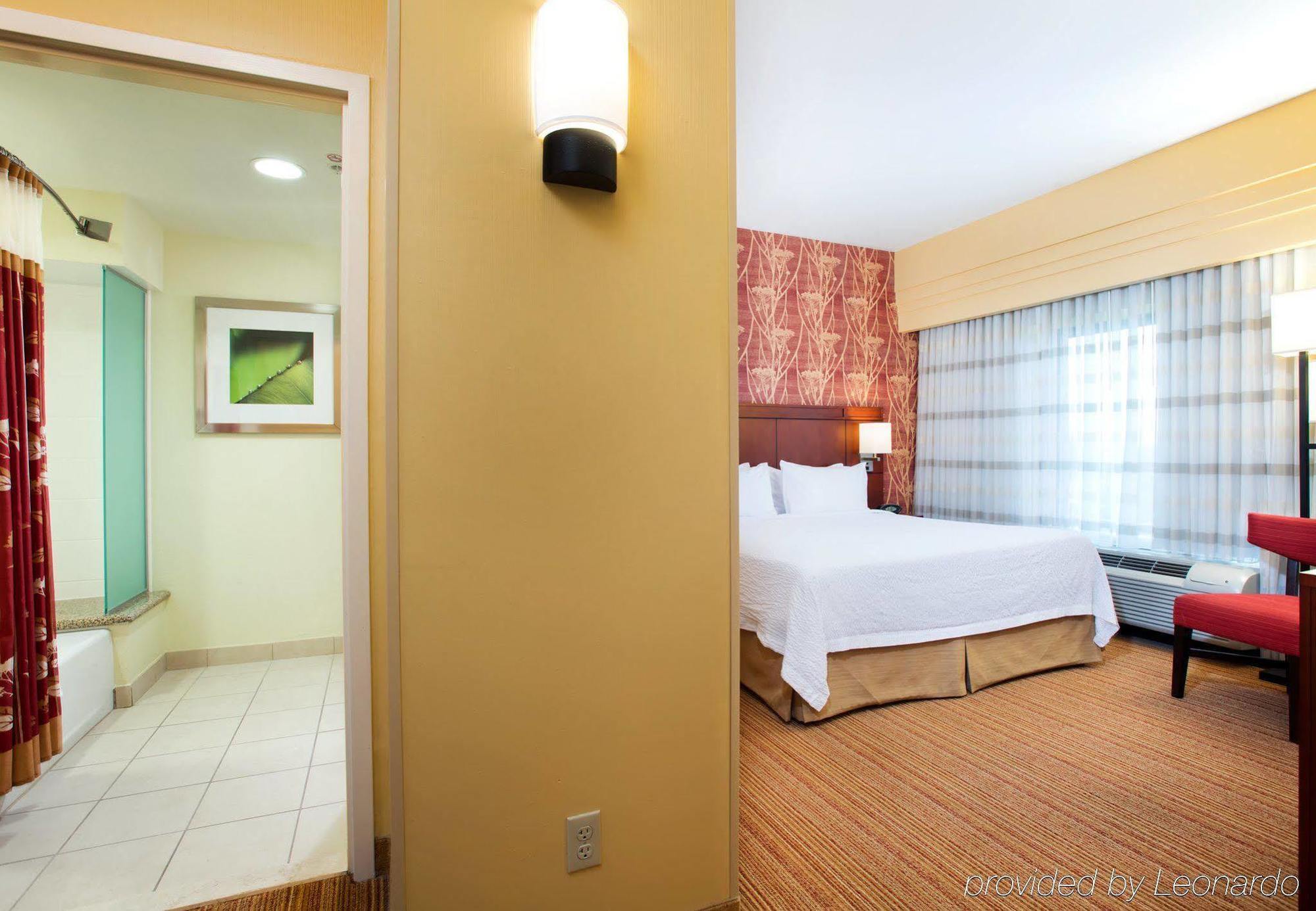 Courtyard By Marriott I-295/east Beltway Hotel