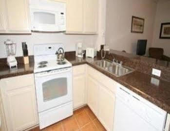 Angela's Palisades - Three Bedroom 406