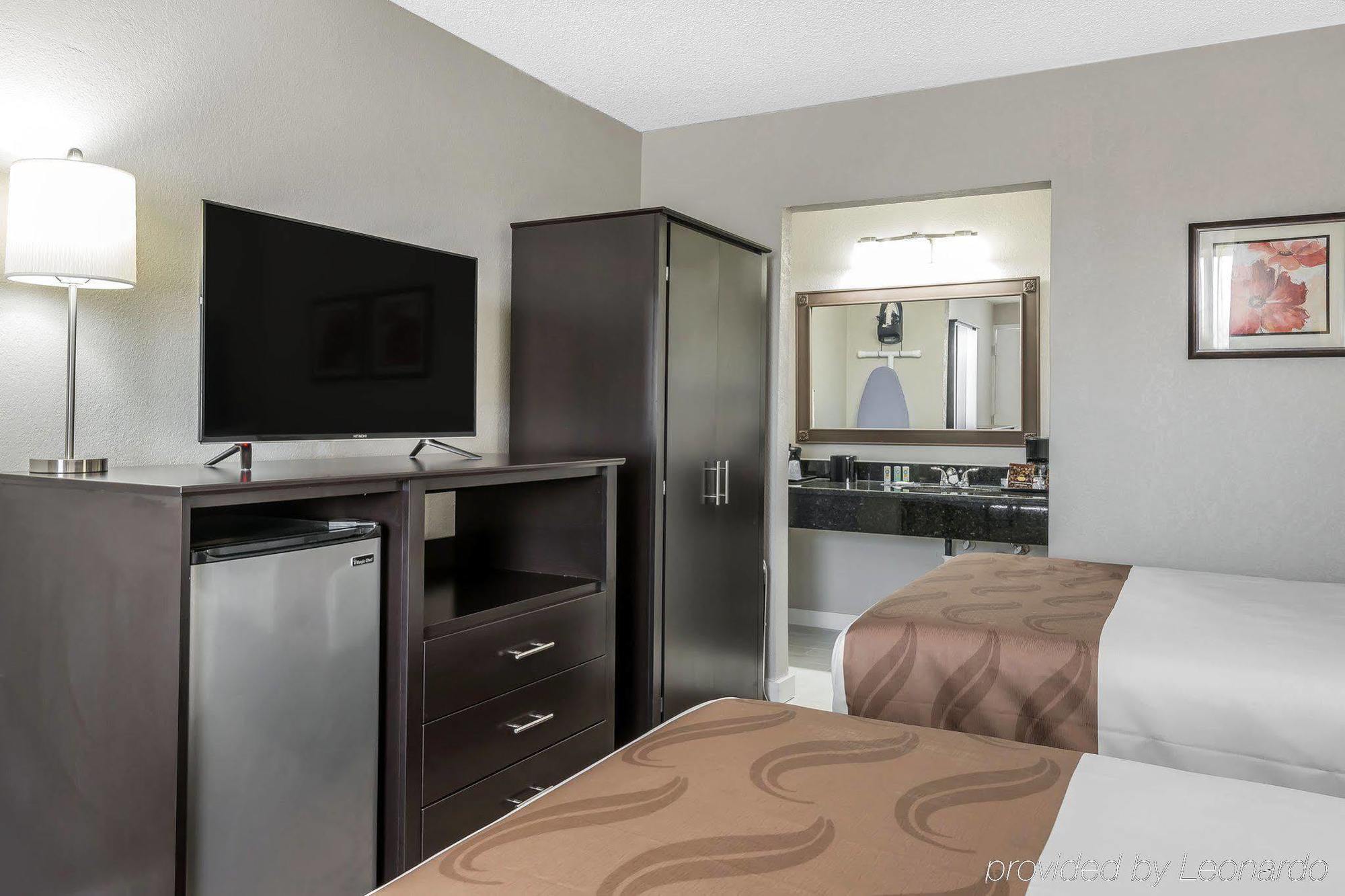Quality Inn & Suites Kissimmee By The Lake Hotel Four Corners