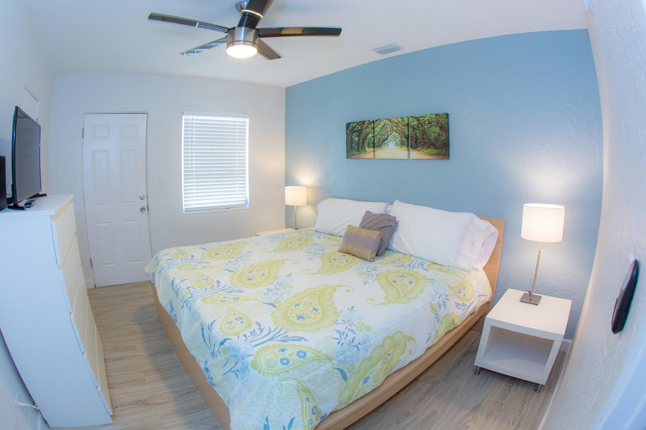 Park Shore Suites Aparthotel