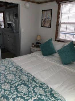 Mangrove Marina And Aqualodge Houseboats Tavernier