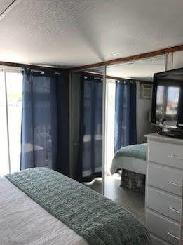 Mangrove Marina And Aqualodge Houseboats Hotel Tavernier