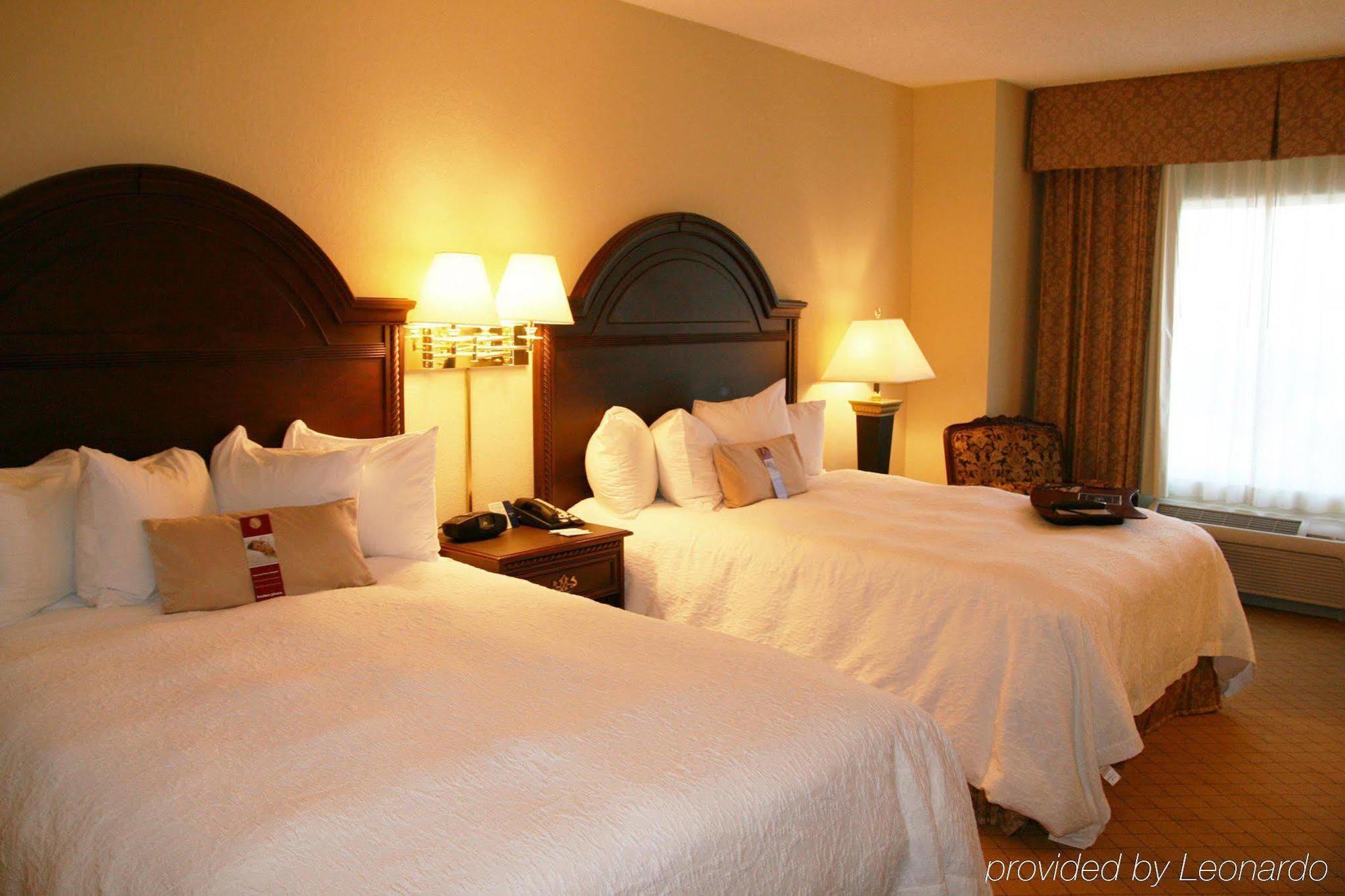 Hampton & Wellington Hotel 3*