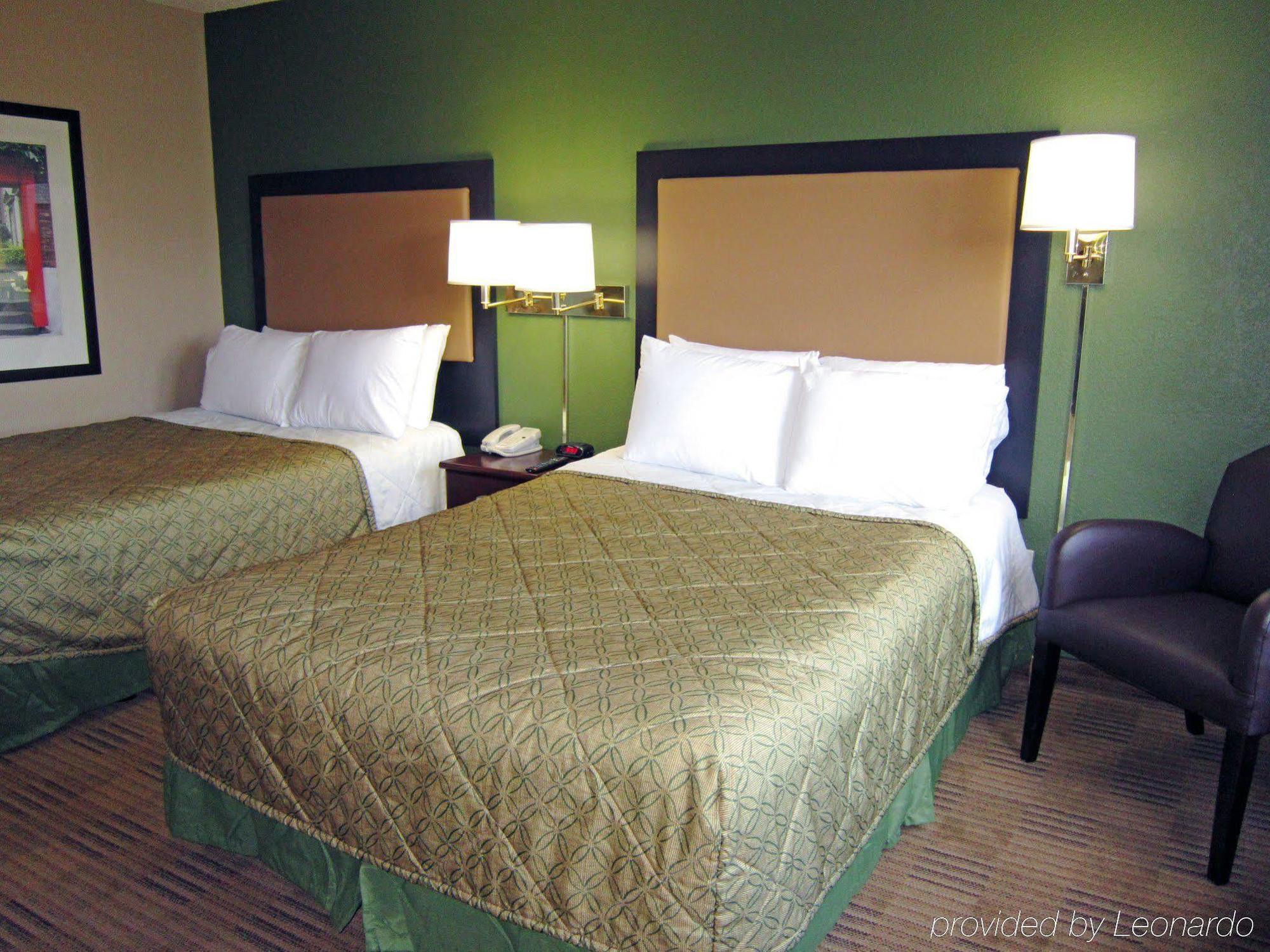 Extended America - - Airport - Spruce Street Hotel 2*