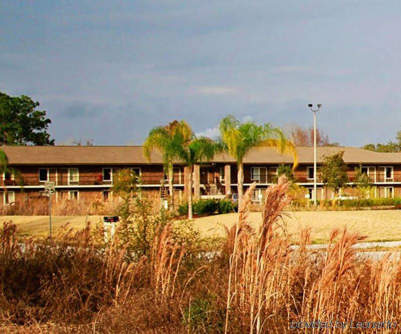 Crystal Cove Riverfront Resort Palatka