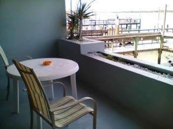 Resort Dockside & 3*