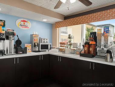 Super 8 By Wyndham Bradenton Area 2*
