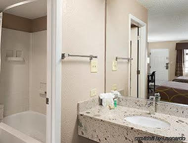 Motel Super 8 By Wyndham Bradenton Area Ellenton