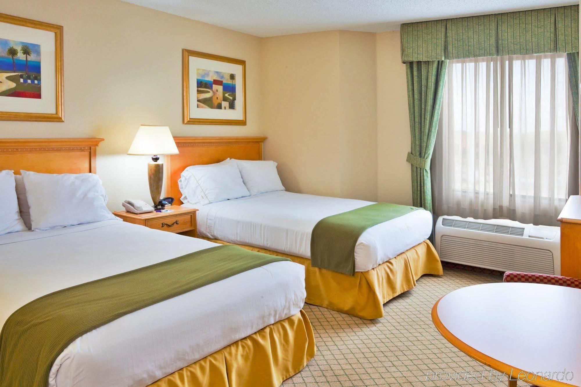 Express & - Nearest Universal By Ihg