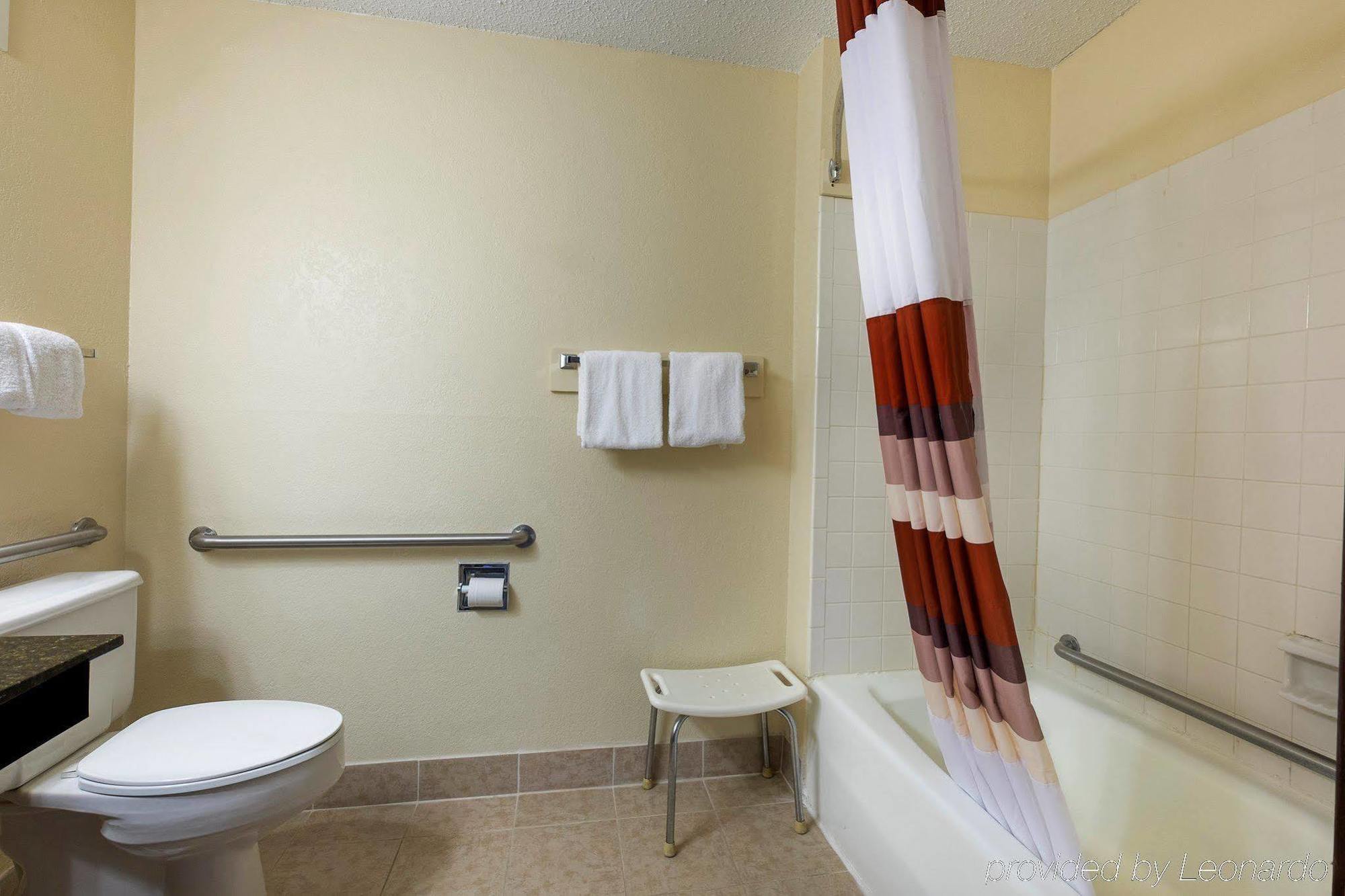 Red Roof Inn Jacksonville - Cruise Port 2*