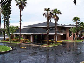 Red Roof Inn Jacksonville - Cruise Port Motel