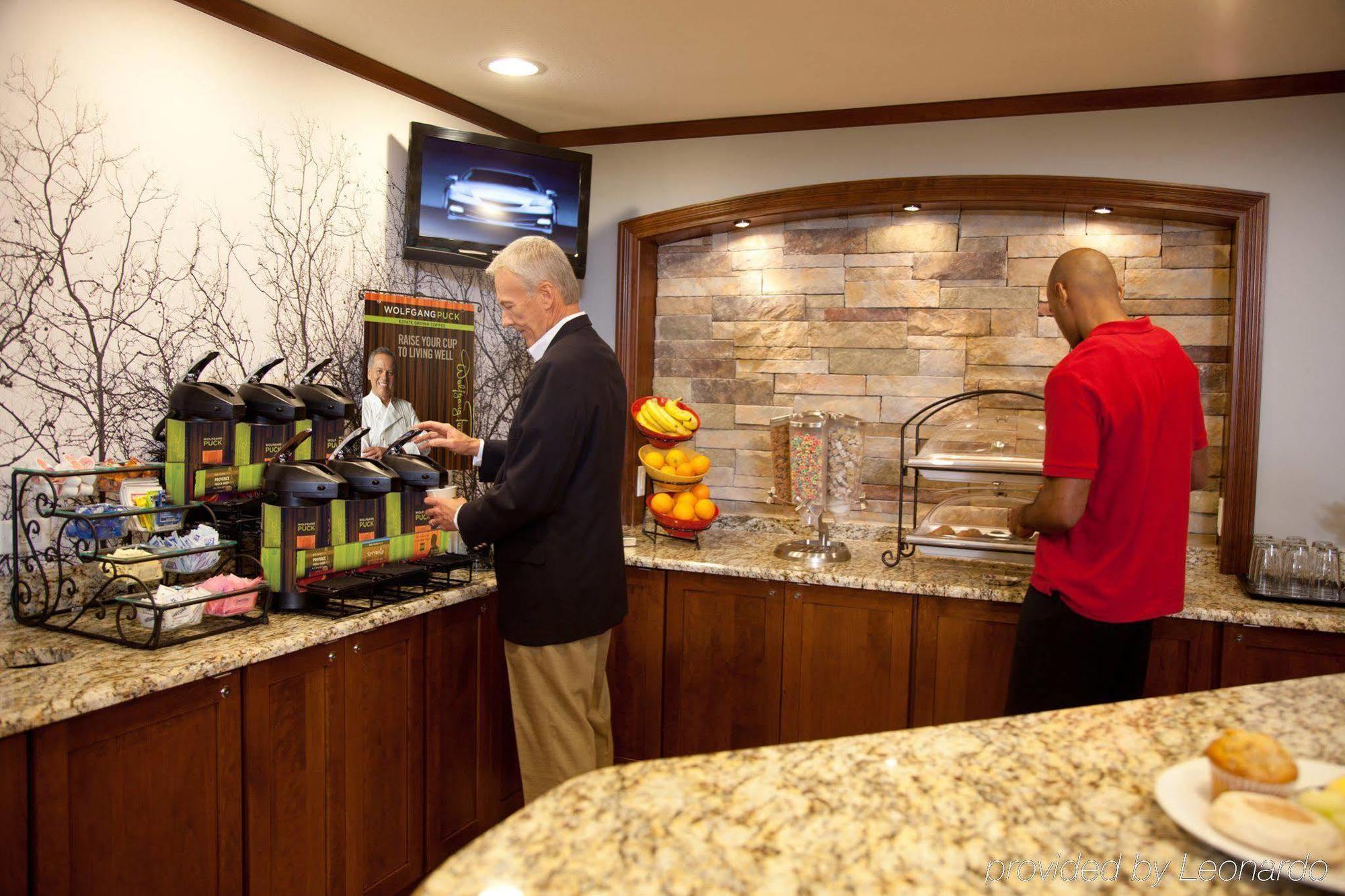 Staybridge Orlando At Seaworld By Ihg - Free Parking & Shuttle To Seaworld Parks Hotel 3*