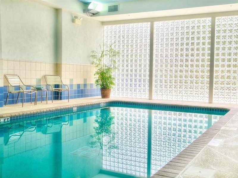 Courtyard By Marriott Downtown Hotel