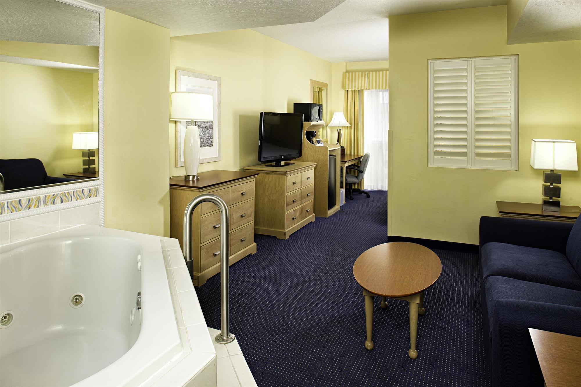 Four Points By Sheraton Cocoa Hotel