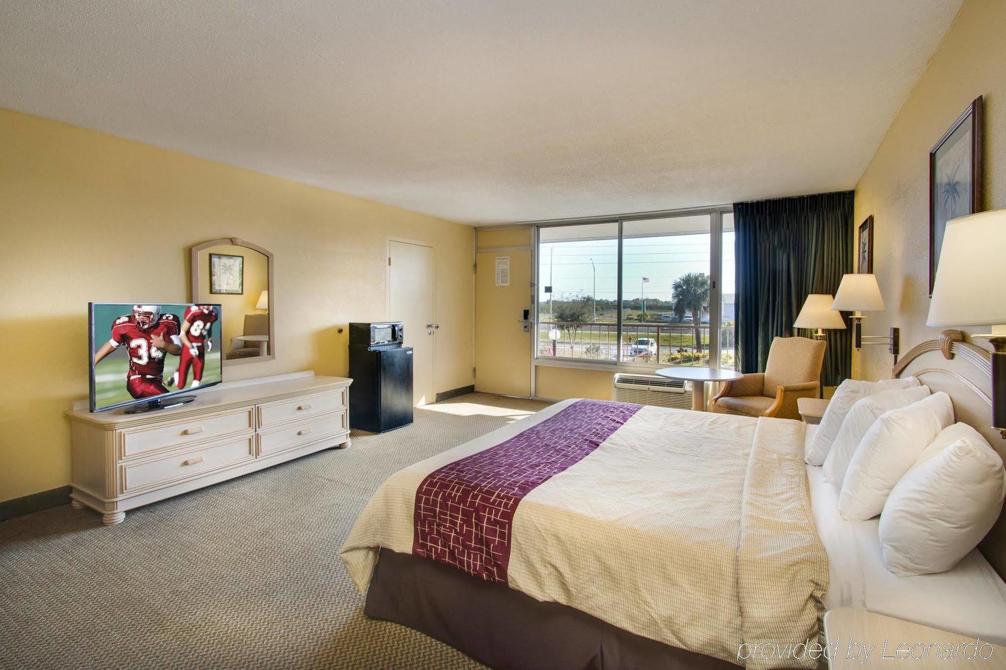Hotel Fairbridge Inn Express Dundee 2*