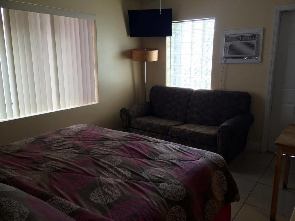 The Flamingo 3*